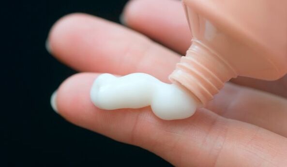 Salbe fir d'Behandlung vun Knéi Arthrosis